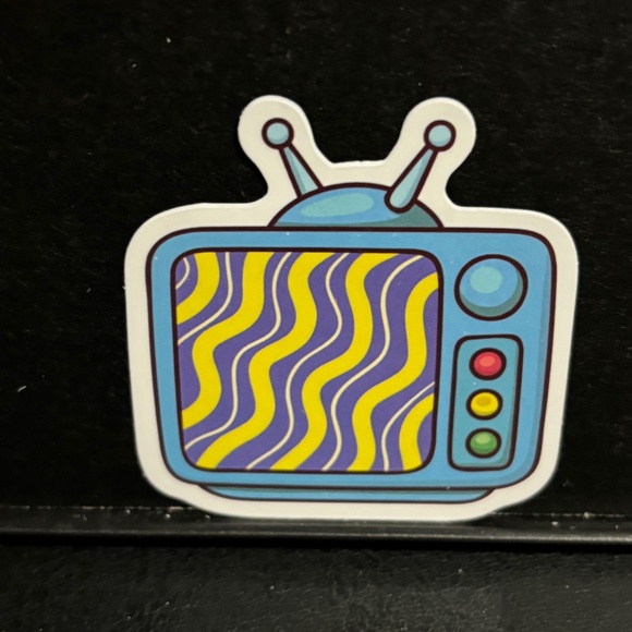 TV SET WITH WAVY SCREEN STICKER - Picture 1 of 1